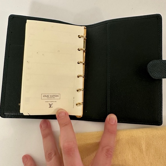 BRAND NEW, NEVER USED! Louis Vuitton Green Taiga Leather Agenda!! - Picture 4 of 4